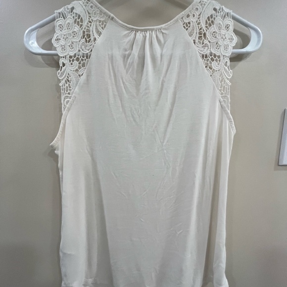 Lace Sleeve White T-shirt - Picture 2 of 4